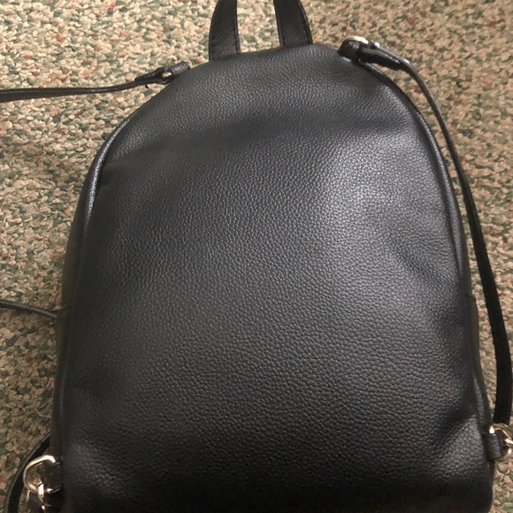black backpack - Picture 4 of 6